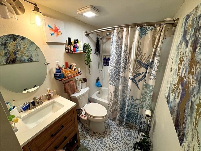 Building Photo - 1219 E Mohawk Ave