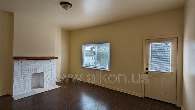 Building Photo - 4302 Stanley St