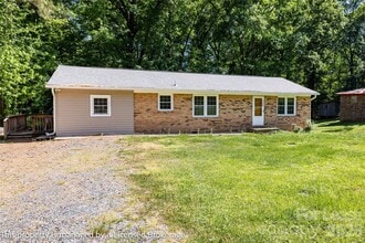 Building Photo - 234 Poplin St