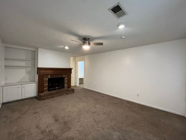 Building Photo - Location, Community, Quality Living. It St...