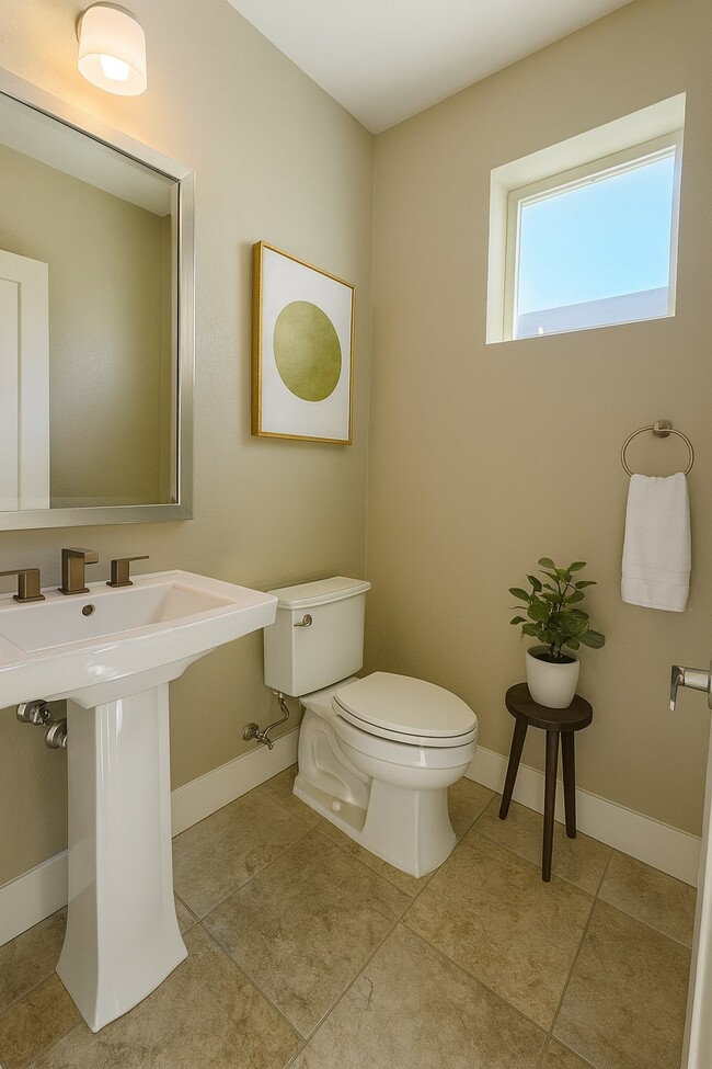 Building Photo - 5959 Charlotte Dr