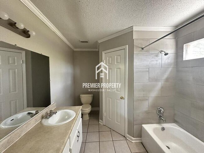 Building Photo - 3482 Kirby Terrace Dr
