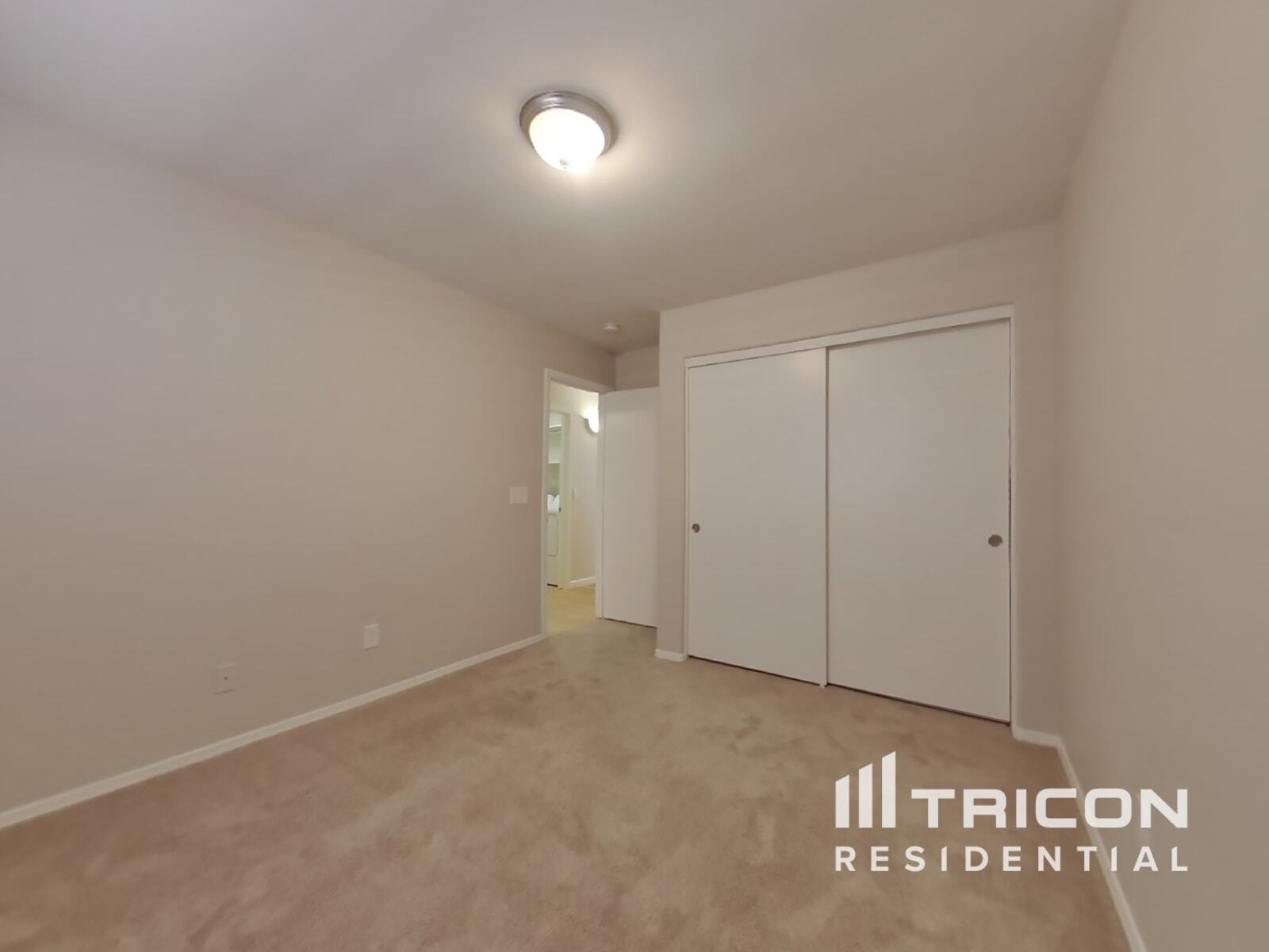Building Photo - 15480 W Yucatan Dr