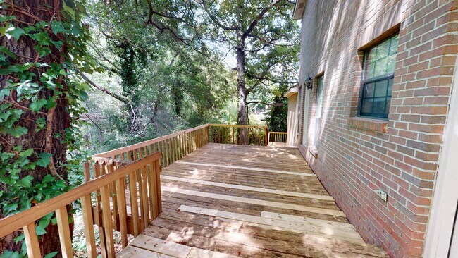 Building Photo - 335 Bent Tree Dr