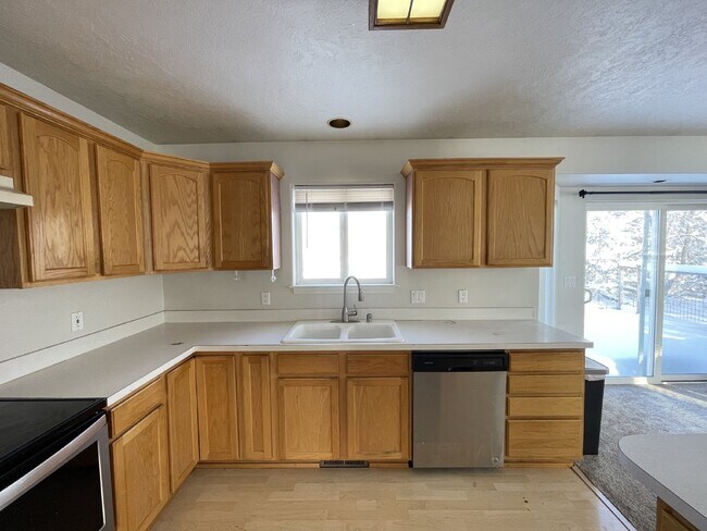 Building Photo - Charming 3 Bedroom, Single Level Home in Central Bozeman