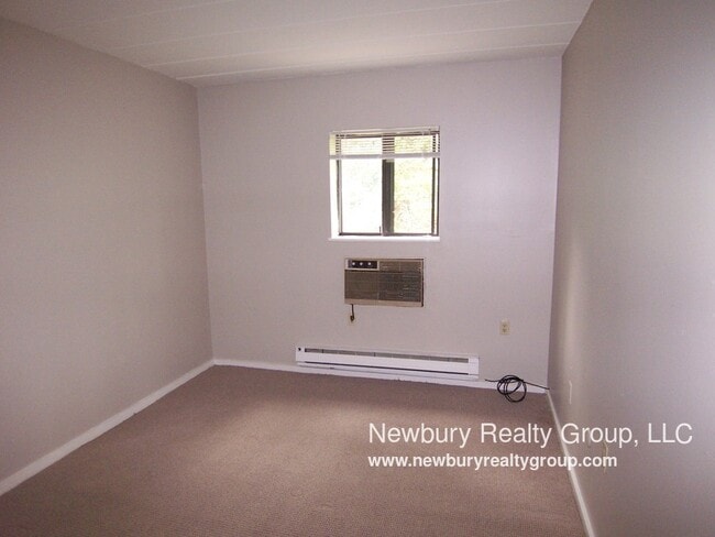 Primary Photo - Poplar Apartments