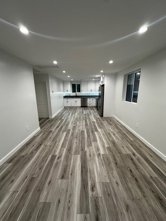 Building Photo - 10626 S Gramercy Pl