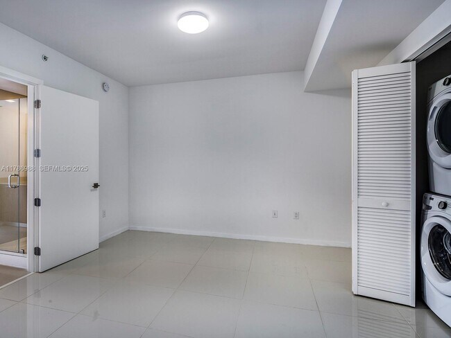 Building Photo - 5300 Paseo Blvd