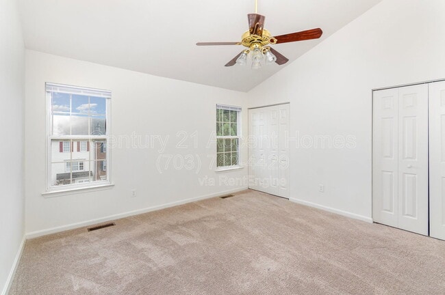 Building Photo - 45425 Clarkes Crossing Square