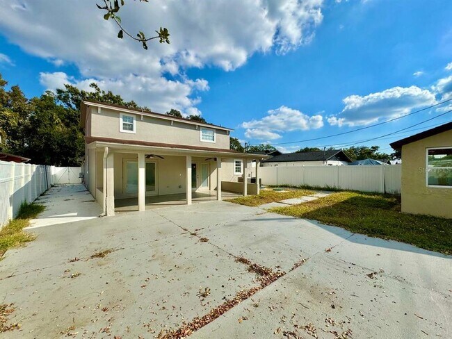 Building Photo - 6212 N Grady Ave