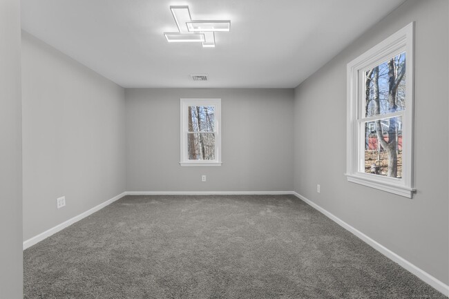 Building Photo - 40 Harkness Dr