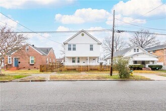 Building Photo - 138 D View Ave