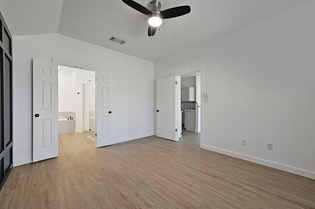 Building Photo - 2738 Winding Brook Dr