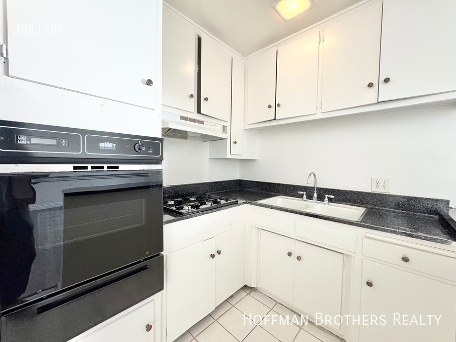 Building Photo - 3718 Mentone Ave