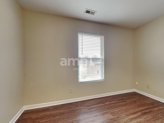 Building Photo - 911 Swearngan Ridge Ct