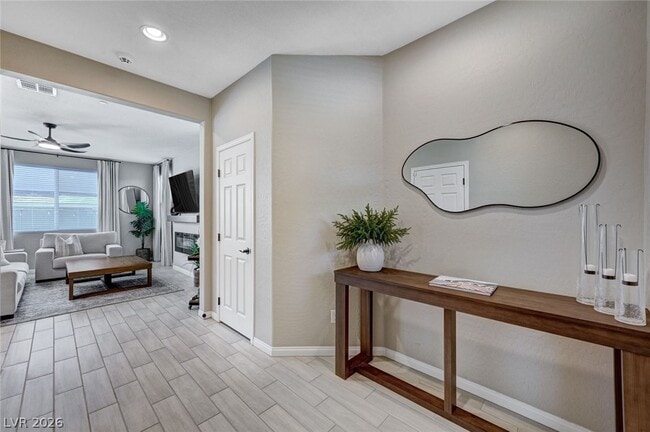 Building Photo - 372 Silva Pl