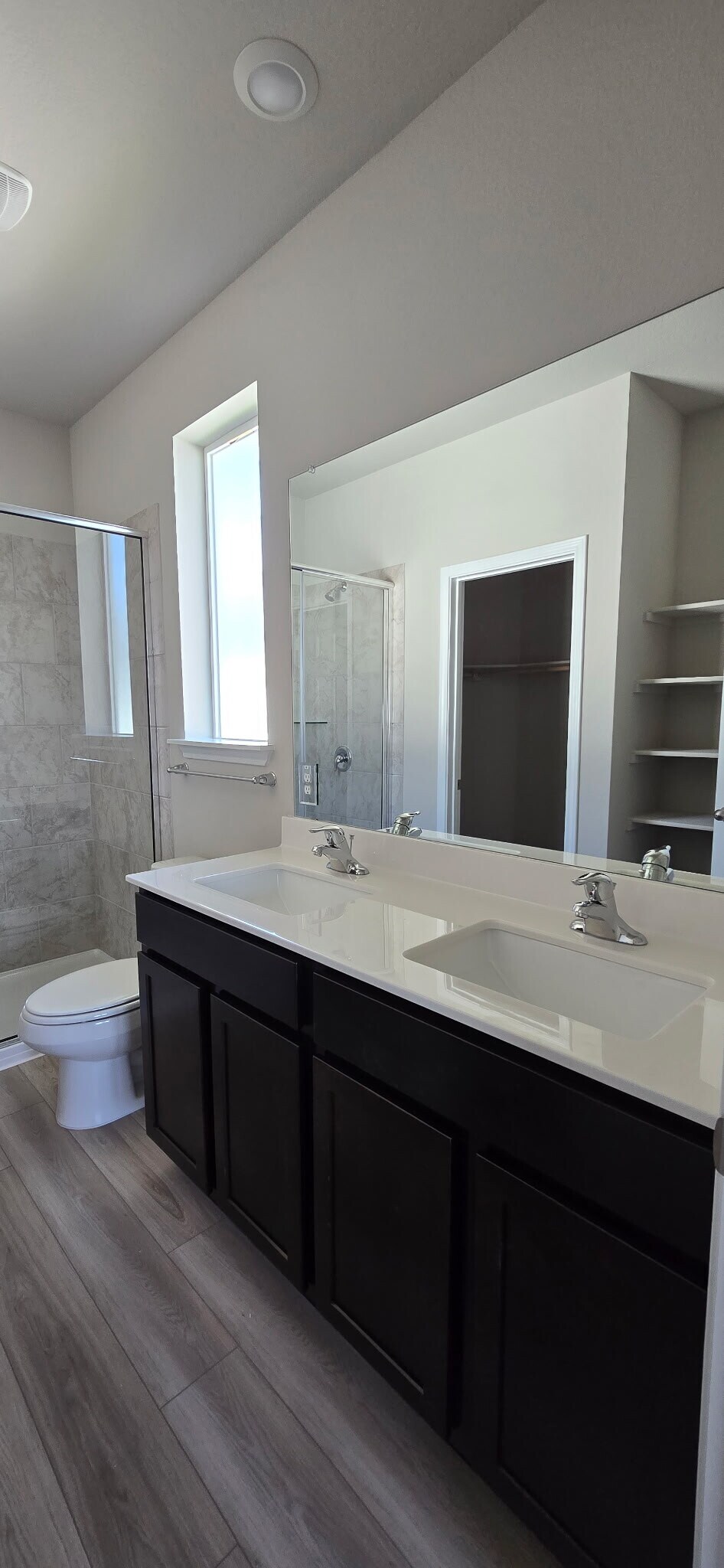 Building Photo - 1123 Stone Vly Rd