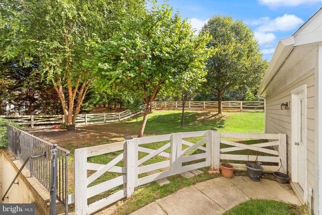 Building Photo - 708 Irvine Bank Ln