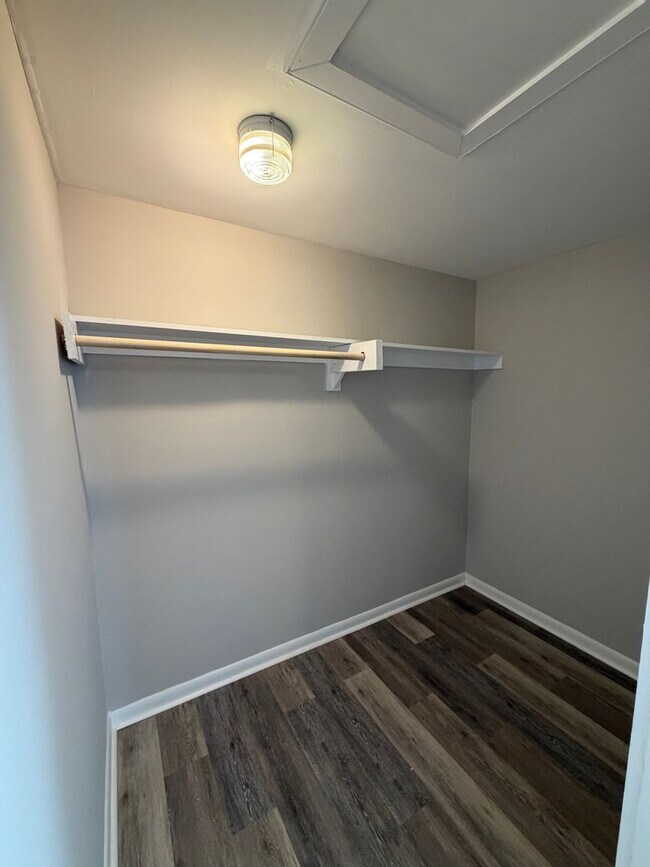 Building Photo - Charming 4bdrm/1.5bth Home Located in Richmond's North Highland Park w/Balcony!!