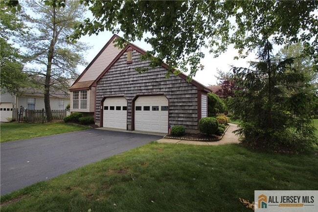 Building Photo - 25 Bedfordshire Dr