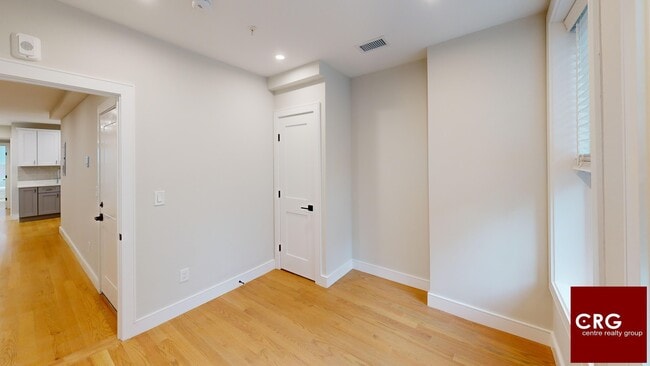 Building Photo - 220-222 Tremont St. Unit 2D