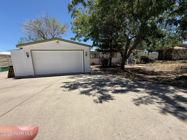 Building Photo - 8201 E Canyon Ln