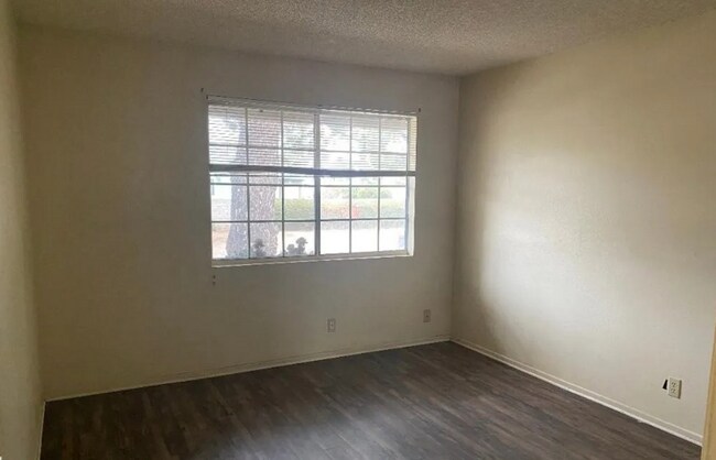 Building Photo - 3802 W Jacinto View Rd