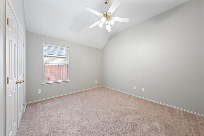 Building Photo - 21922 Rivergate Ct