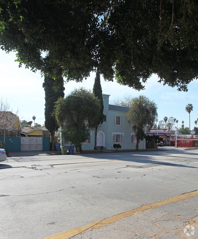Building Photo - 4110 Fountain Ave
