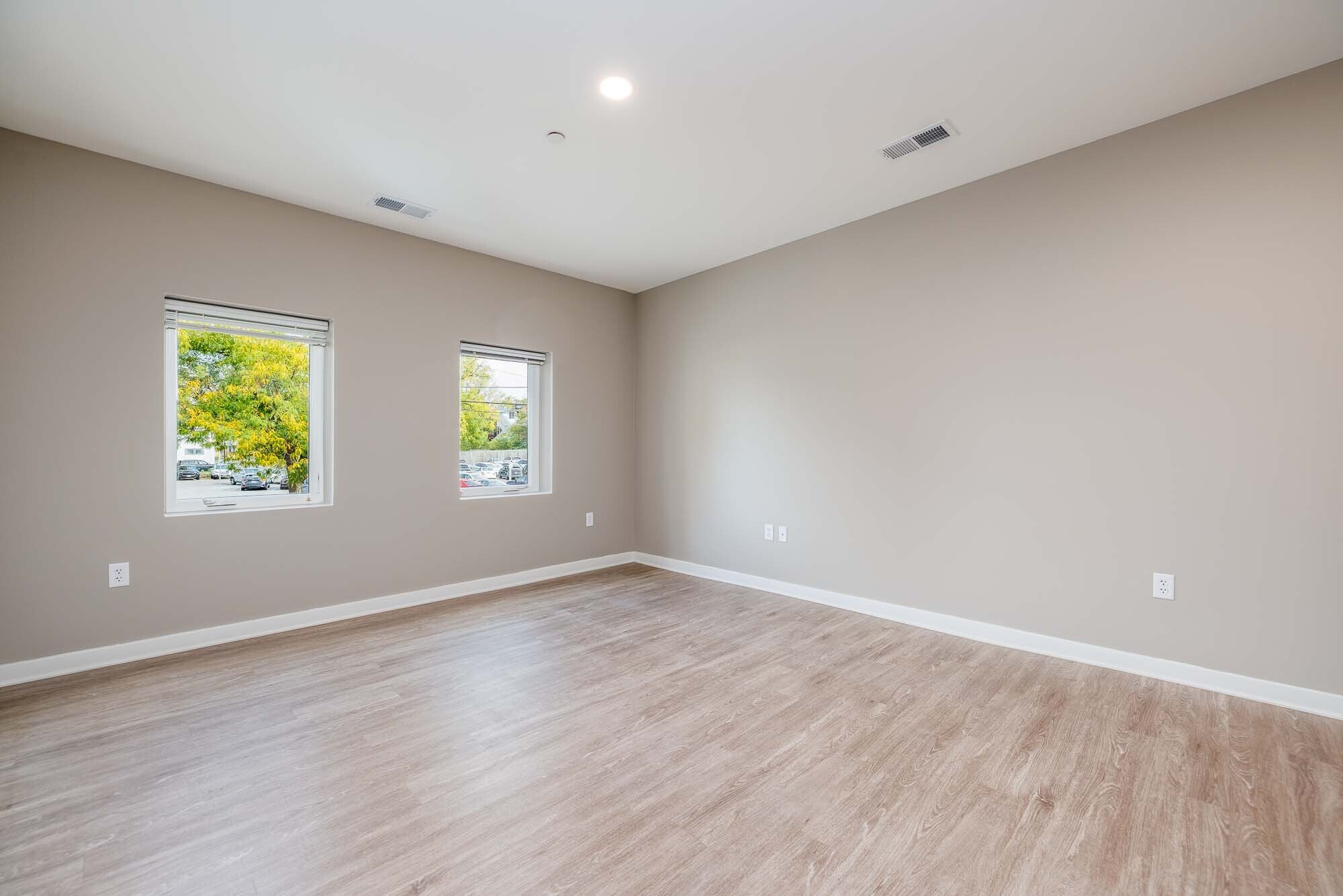 Building Photo - 5 Chestnut St