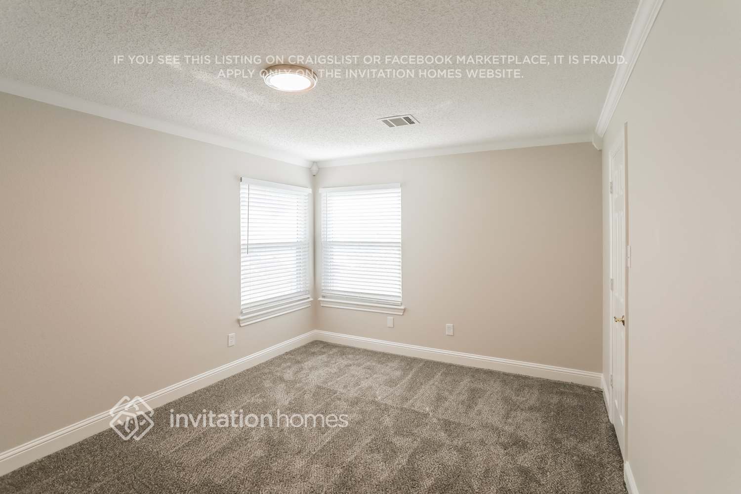 Building Photo - 18786 Vista Del Sol