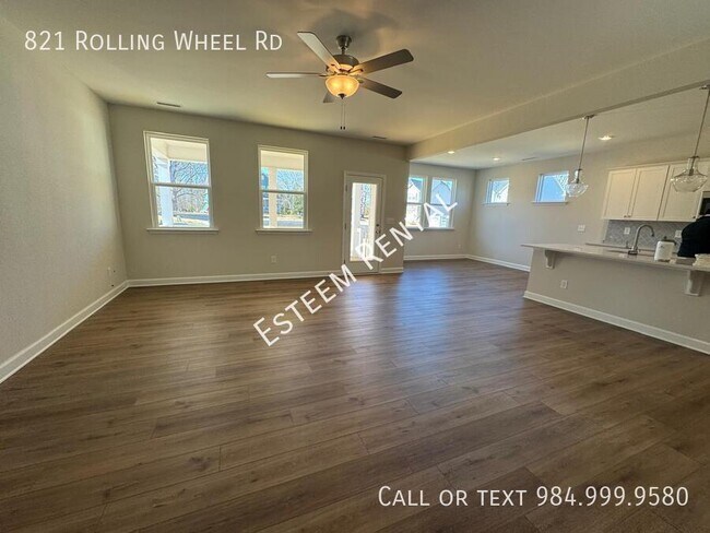 Building Photo - 821 Rolling wheel Rd
