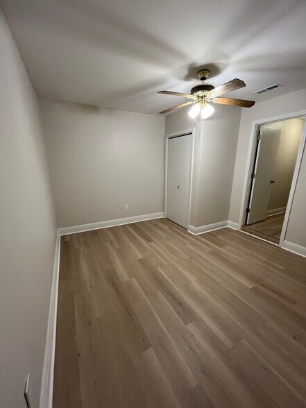 3rd bedroom - 13400 Oakwood Drive