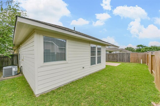 Building Photo - 7530 Oakleigh Dr