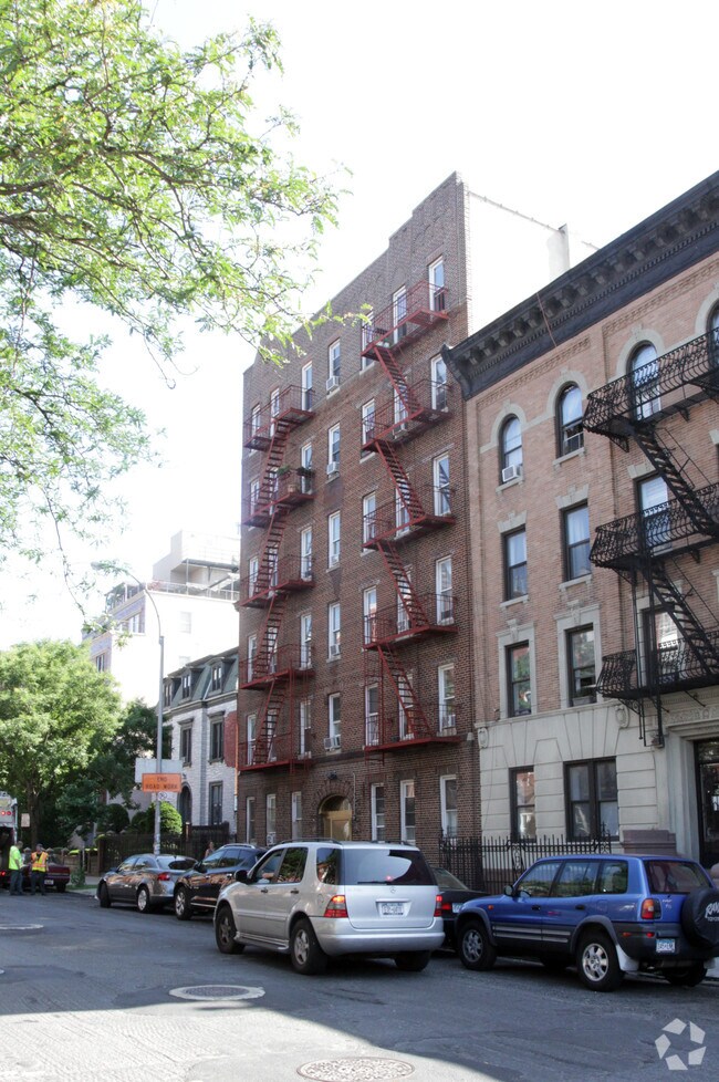 495 Washington Ave 495 Washington Ave Brooklyn NY 11238 Apartment