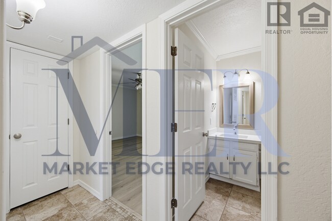 Building Photo - 3Bed/2Bath House at Cactus/ 39thAve! Ready for Immediate Move-In! -- NO HOA! FULLY REMODELED!