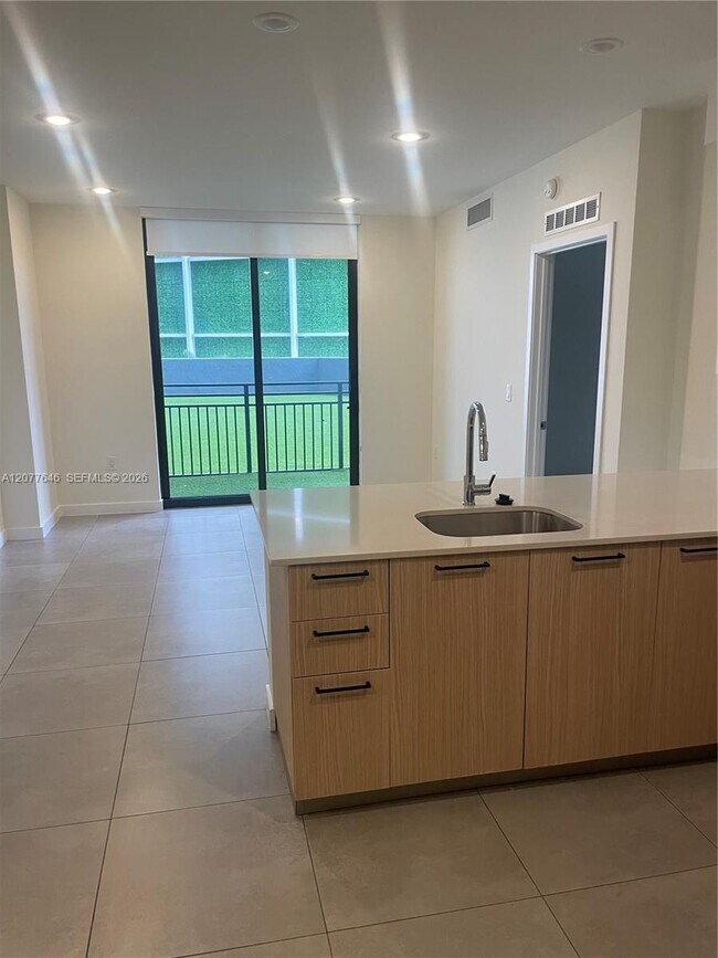 Building Photo - 16395 Biscayne Blvd