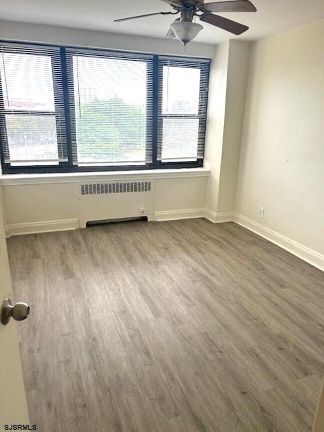 Building Photo - 101 S Raleigh Ave