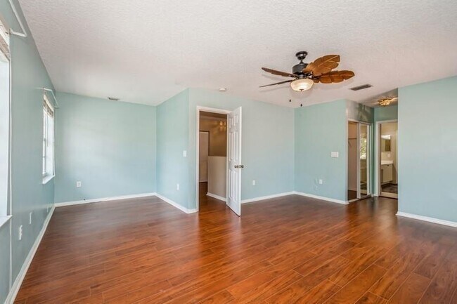 Building Photo - 5315 NW 126th Dr