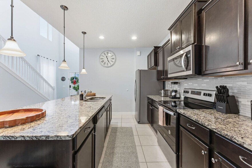 Building Photo - 8914 Zurich Ln