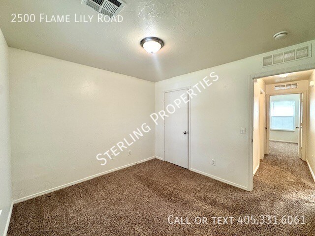 Building Photo - 2500 Flame Lily Rd