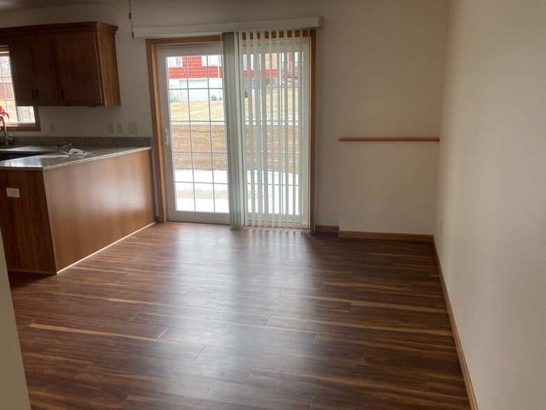 Building Photo - 4 Weaver Dr