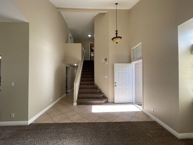 Building Photo - Lancaster 3 bedroom - AVAILABLE NOW!