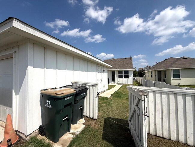 Building Photo - 133 Fabion St