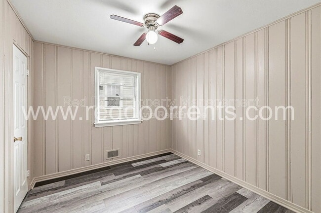 Building Photo - 3729 Kinnear Ave