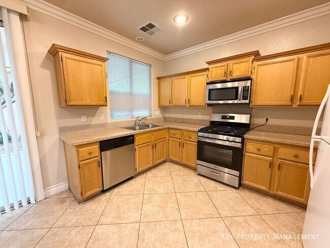 Building Photo - 10511 Broadhead-