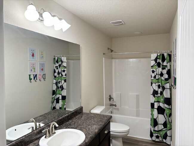 Building Photo - 5143 Carmell Ridge Cir