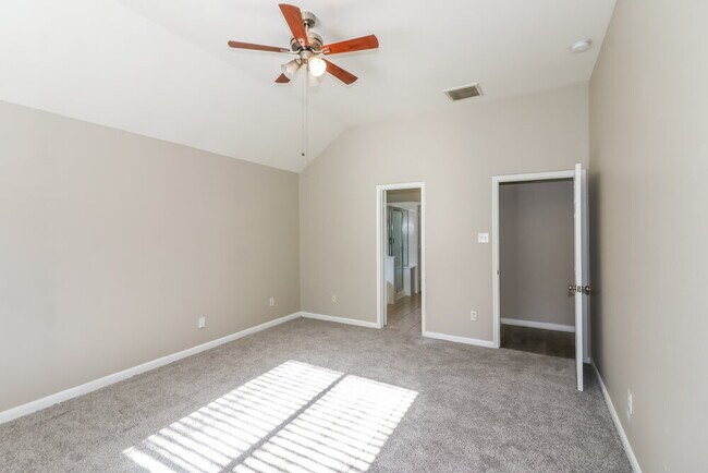 Building Photo - 21807 Cascade Hollow Ln