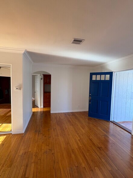 Building Photo - 4014 Paula St