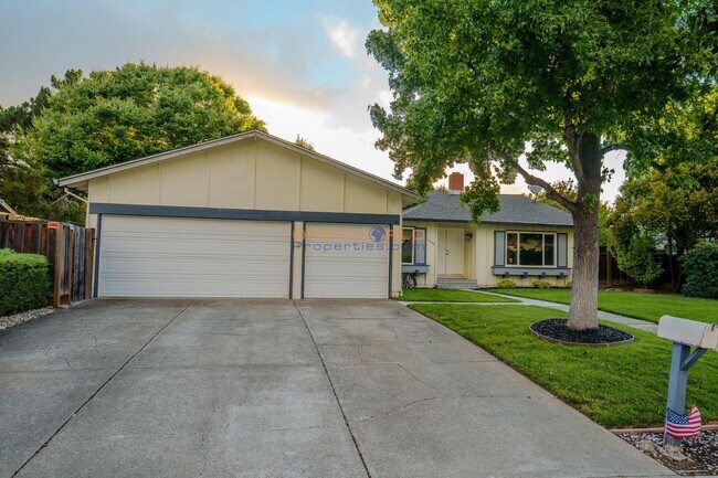 Building Photo - Spacious 4BR Single-Story Home w/ Garage i...